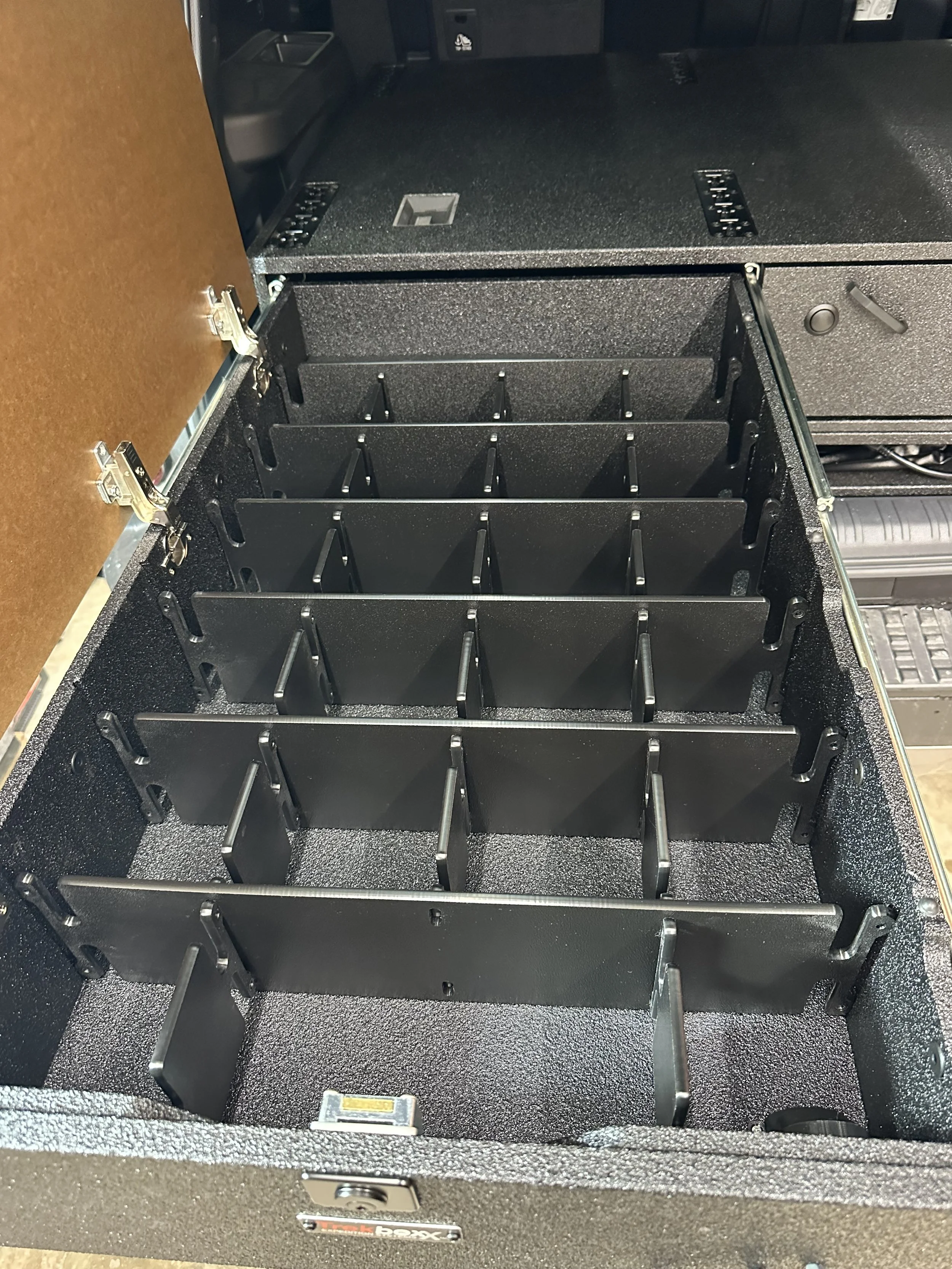 TLC250SBL — TrekboxX Expedition Systems